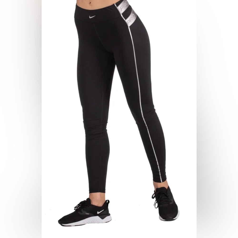 Nike Pro Hyperwarm Training Leggings Size S Womens Black  And Silver
